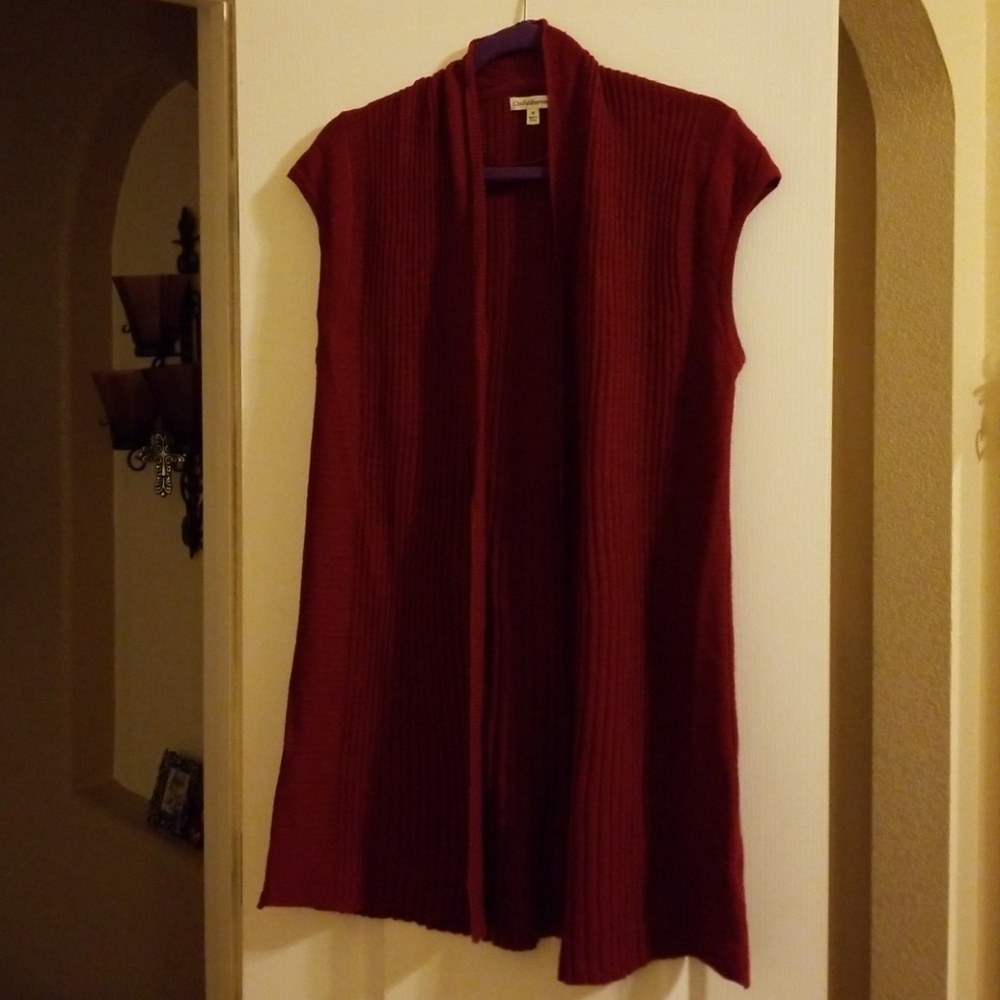 Pre Loved sleeveless, long cardigan.